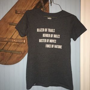 REI t-shirt organic cotton & recycled materials